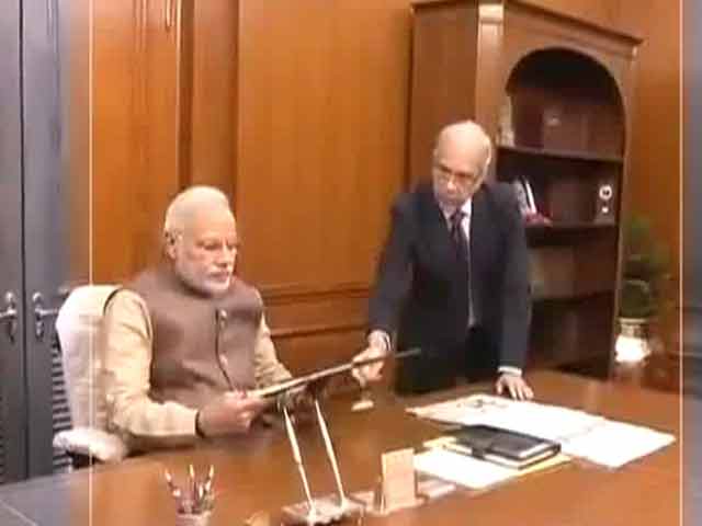 प्राइम टाइम इंट्रो : पीएम को अपनी टीम चुनने का हक