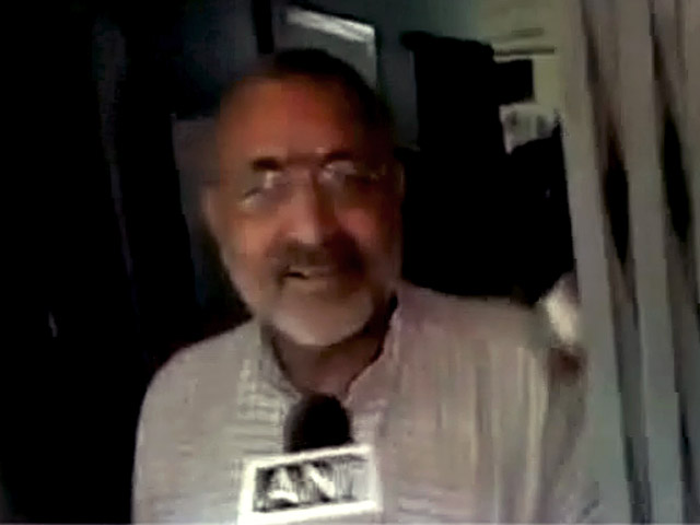 बरामद पैसा मेरे भाई का : बीजेपी सांसद गिरिराज सिंह