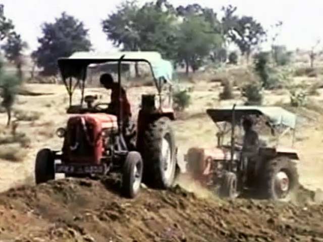 मनरेगा पर गहरा रहा है संकट