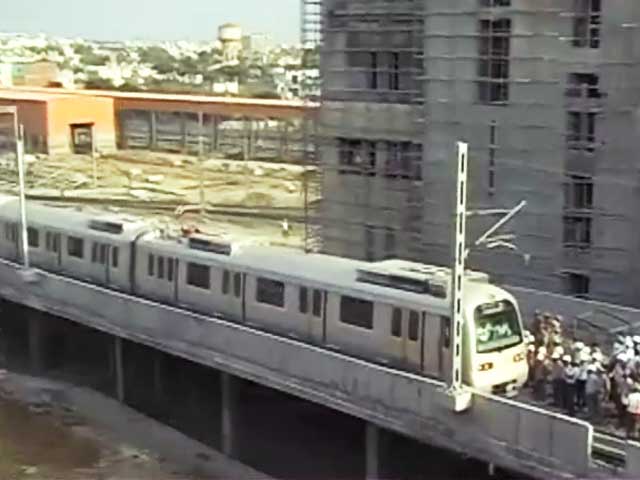 जयपुर मेट्रो पर लगा ब्रेक