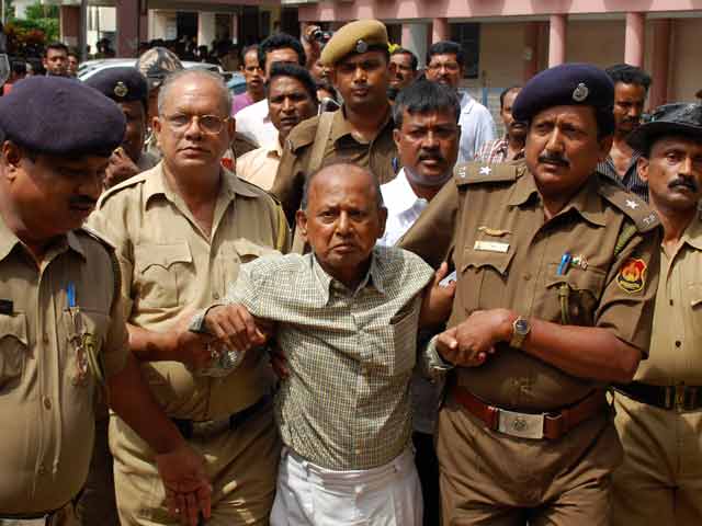 अखबार का संपादक तीन लोगों की हत्या का दोषी करार