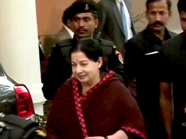 धोती बैन पर जयललिता सख्त