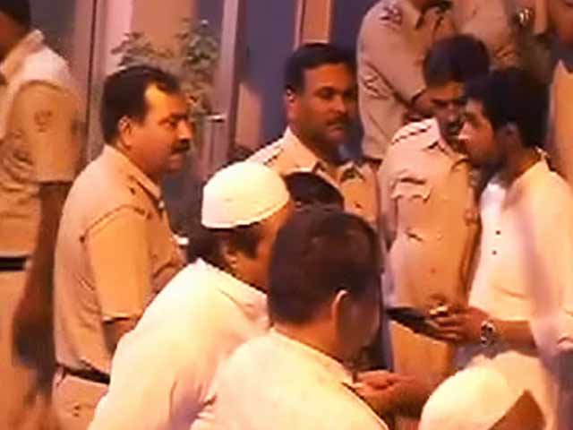 आप नेता दिलीप पांडे को दिल्ली पुलिस ने किया गिरफ्तार