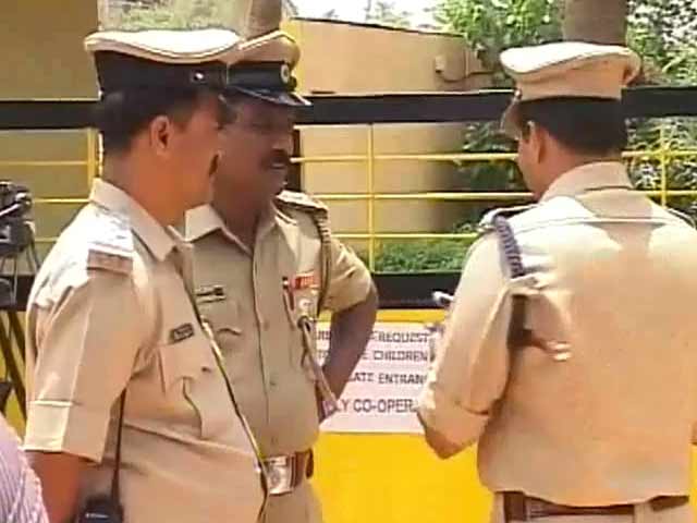 बच्ची से बलात्कार के मामले में स्कूल की भूमिका पर सवाल