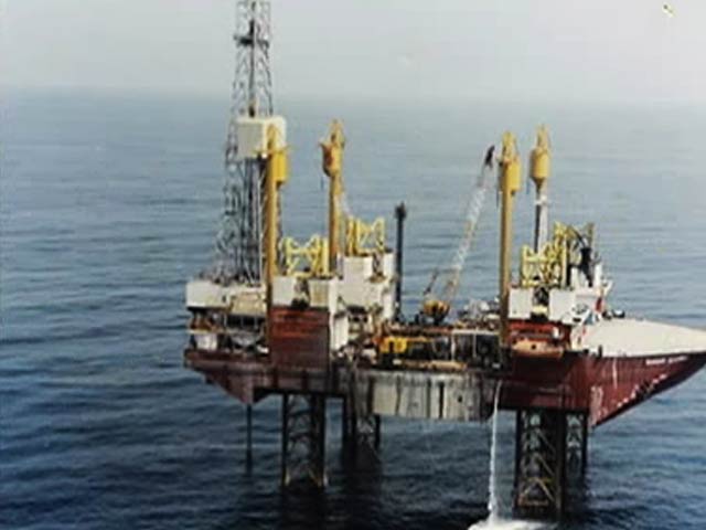 बॉम्बे हाई ऑयल रिग में गैस रिसाव, कर्मचारियों का हटाया गया