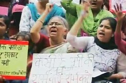 खबरों की खबर : बलात्कार, बेबसी और ग़ुस्सा खबरों की खबर : बलात्कार, बेबसी और ग़ुस्सा