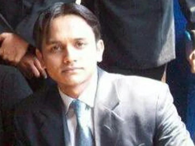 Shiv Sena MPs Accused of Forcing Muslim Staff to Eat In Maharashtra Sadan Row