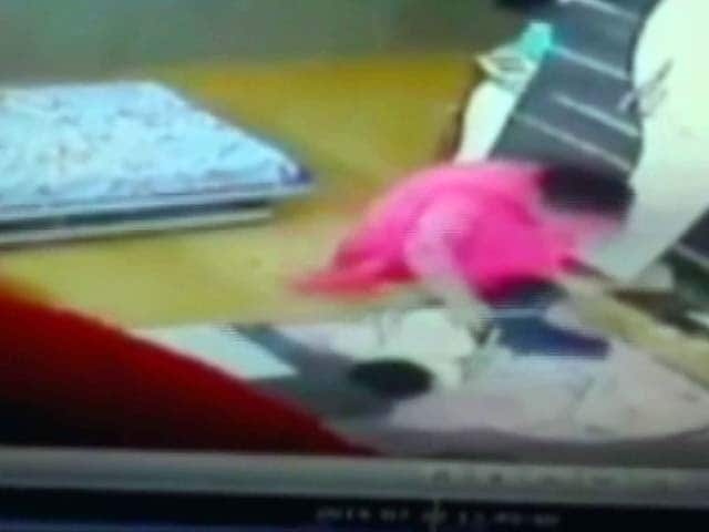 Video : Three-Year-Old Assaulted by Tutor at Home in Kolkata