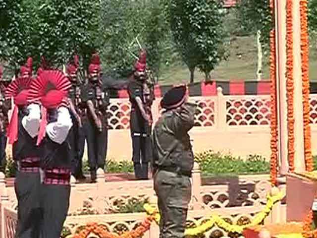 Videos : करगिल जीत के 15 साल, शहीदों को दी गई श्रद्धांजलि