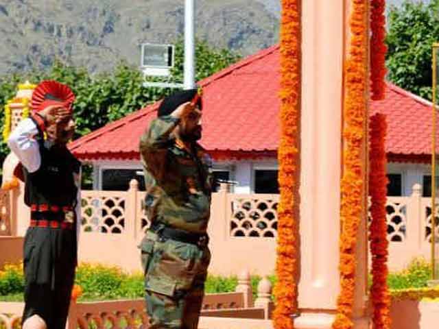 Video : Army Chief Pays Tribute to Kargil War Martyrs