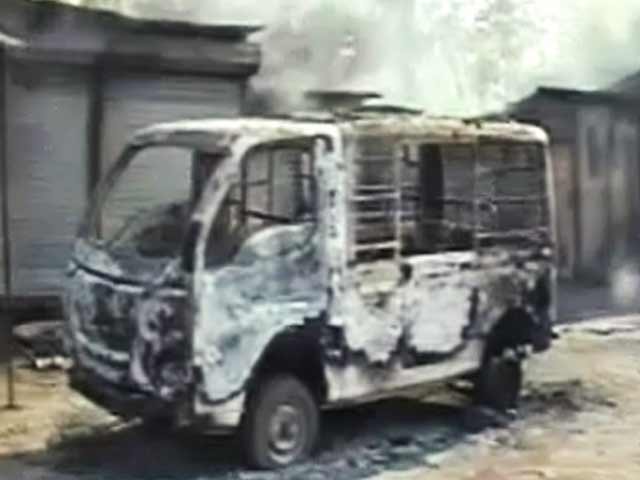 इंडिया 9 बजे : सहारनपुर में दो गुटों में झड़प, तीन की मौत