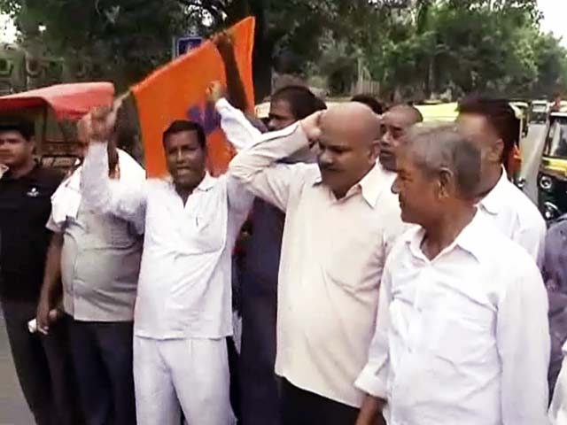 ट्रैफिक पुलिस की 'मनमानी' के खिलाफ ऑटो वालों की हड़ताल