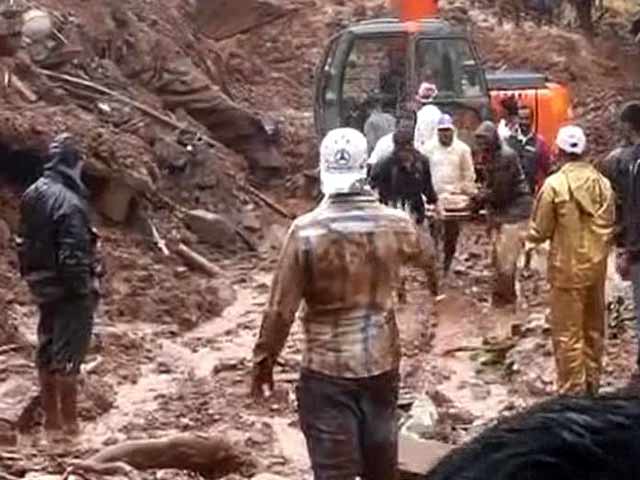 पुणे के पास एक गांव में भूस्खलन, 17 मरे, 200 से ज्यादा फंसे