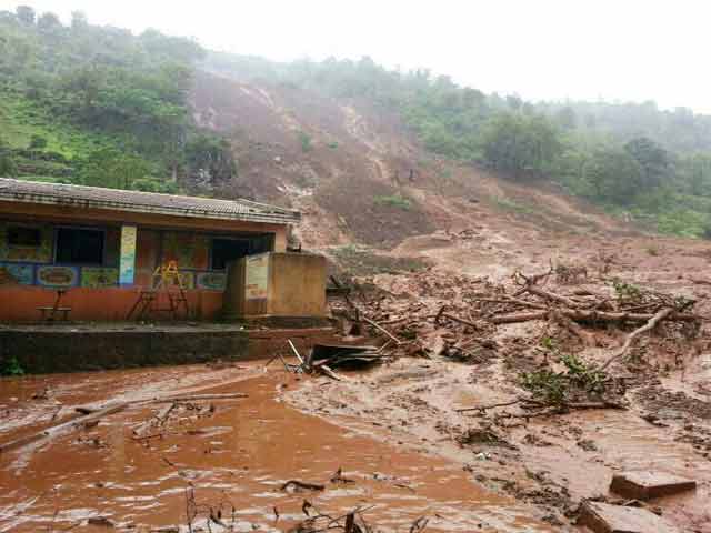इंडिया 7 बजे : पुणे में पहाड़ धंसने से 17 की मौत