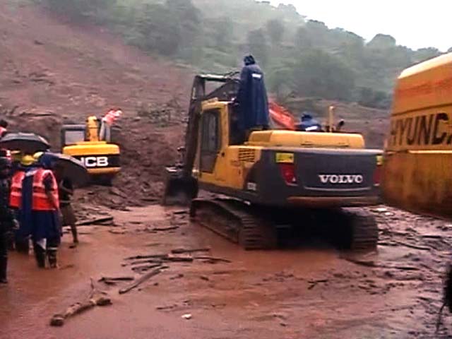 पुणे के गांव में भूस्खलन,41 लोगों की मौत, कई फंसे