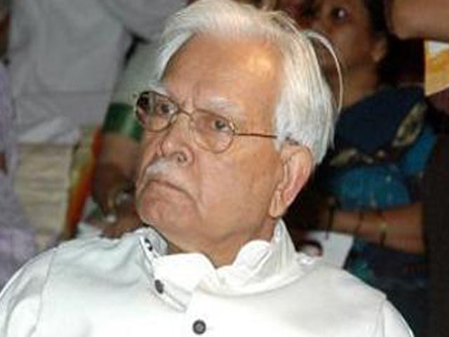 खबरों की खबर : नटवर की किताब पर हंगामा क्यों?