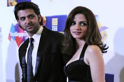 Sussanne Drops Roshan from her Surname? Sussanne Drops Roshan from her Surname?