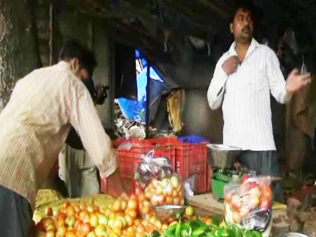 अब टमाटर की चोरी!