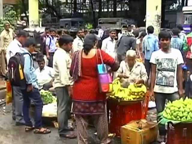 मुंबई में फेरीवाला बनने की होड़