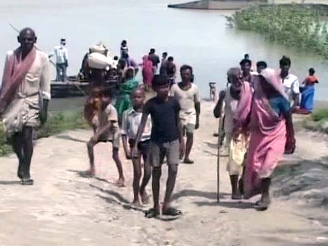Evacuations in Progress in Bihar, but Food and Tents Limited