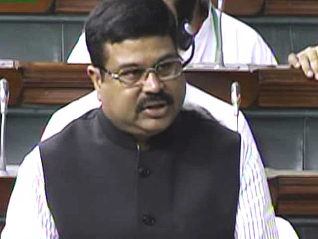 इंडिया सात बजे : बीमा बिल पर अड़ी सरकार