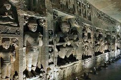 अजंता की गुफाओं पर भूस्खलन का खतरा अजंता की गुफाओं पर भूस्खलन का खतरा