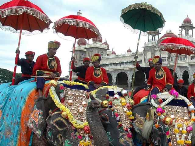 मैसूर : दशहरे पर निकलेगी शाही सवारी?