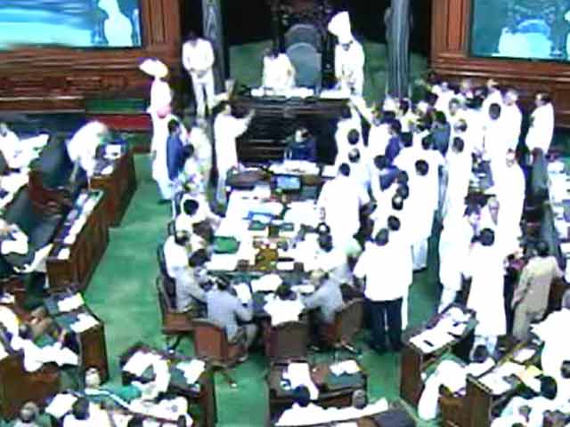 Videos : इंडिया 7 बजे : संसद में दिखे 'तल्ख' राहुल