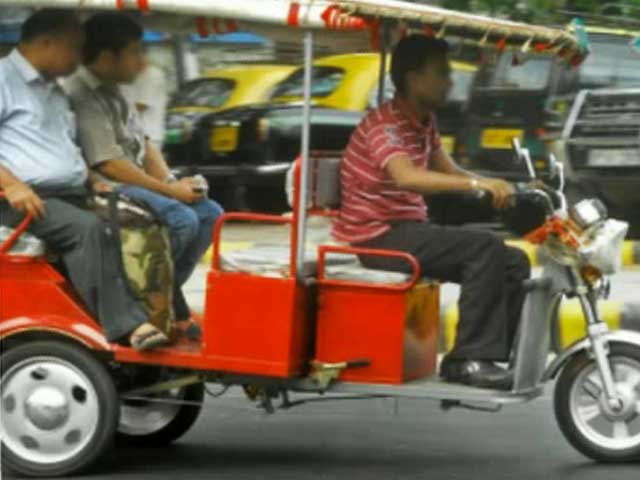 चोरी की बिजली से ई-रिक्शा की चार्जिंग