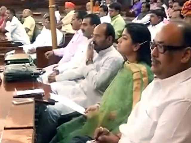 बीजेपी के सांसद बांधेंगे एक-दूसरे को राखी