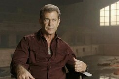 Mel Gibson on Sylvester Stallone: I Like His Enthusiasm Mel Gibson on Sylvester Stallone: I Like His Enthusiasm