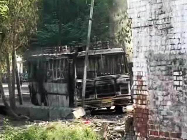 Videos : इंडिया 9 बजे : सहारनपुर दंगे की रिपोर्ट से सियासत गरमाई