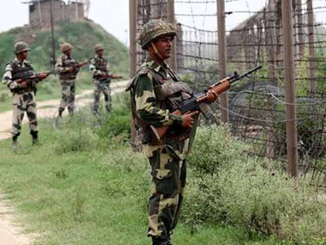 पाकिस्तान ने की बीएसएफ की 20 पोस्टों पर फायरिंग