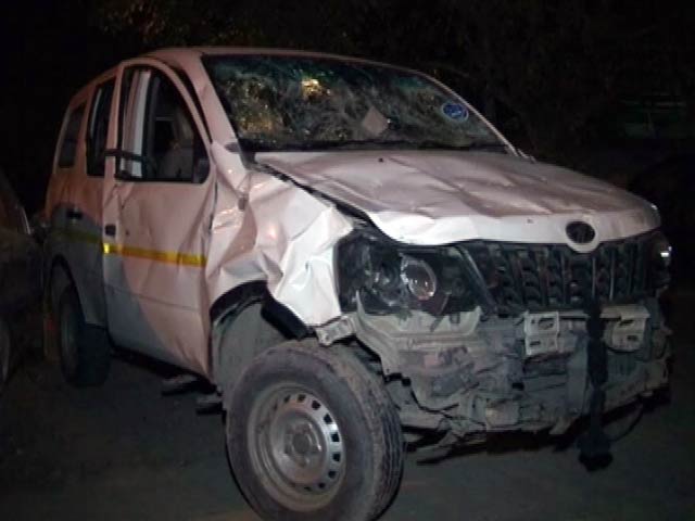 इंदिरापुरम : बेकाबू कार ने लोगों को कुचला, एक की मौत
