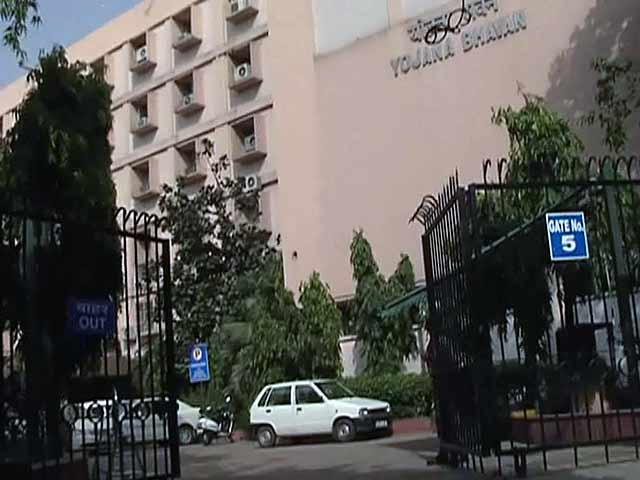 खबरों की खबर : मोदी सरकार का लुभावना लोकतंत्र