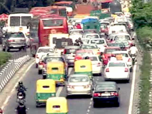 भीड़भाड़ खत्म करने के लिए दिल्ली में बनेंगे पांच खास रूट