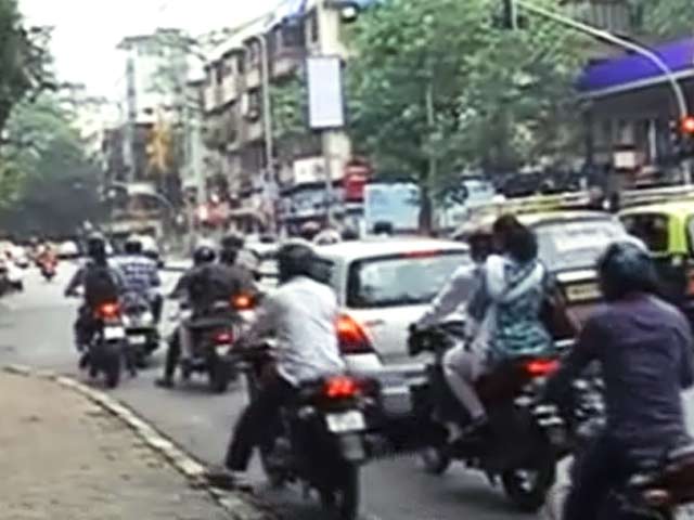 सड़कों पर गड्ढों को लेकर अब जागी बीएमसी