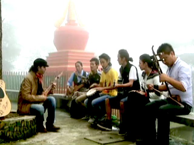 Mohit Chauhan with 'AAKAMA' Band