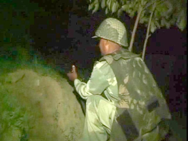 Video : Pakistani Troops Target 25 BSF Posts in J&K, Indian Army Retaliates