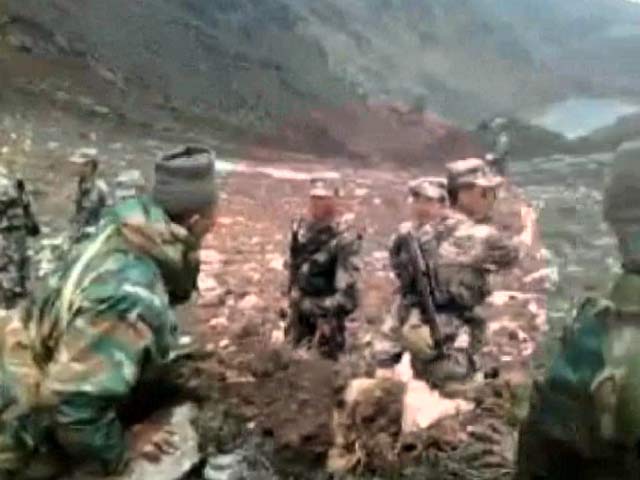 भारतीय सीमा में दीवार गिराते वीडियो में कैद हुए चीनी सैनिक