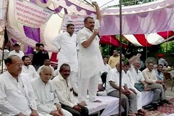 अनाज मंडी में व्यापारियों की हड़ताल अनाज मंडी में व्यापारियों की हड़ताल