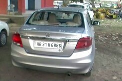 मां को कुचला, बेटी का किया अपहरण मां को कुचला, बेटी का किया अपहरण