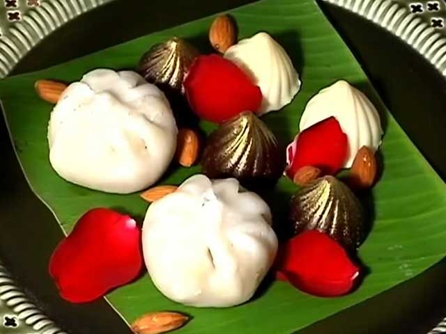 Classic Modaks With a Twist