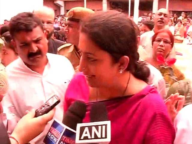 Teacher's Day = 'Guru Utsav'? Just an Essay Competition, Says Minister Smriti Irani