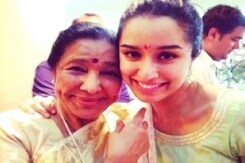 Shraddha Kapoor's Family Time with Grand Aunt Asha Bhosle Shraddha Kapoor's Family Time with Grand Aunt Asha Bhosle