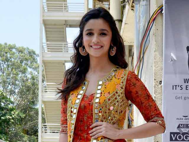 Alia Bhatt Awaits Right Script to Work with Sister Pooja