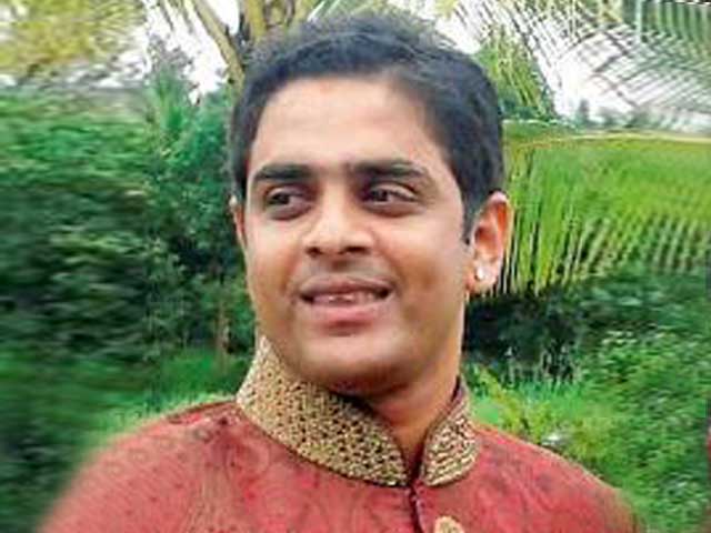 रेल मंत्री के बेटे पर गिरफ्तारी की तलवार