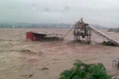 Flood Fury in J&K: 100 Dead, Boat Carrying Army Jawans Capsizes Flood Fury in J&K: 100 Dead, Boat Carrying Army Jawans Capsizes