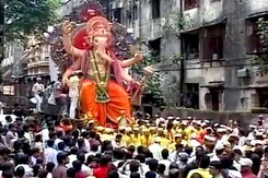 गणपति विसर्जन के मौके पर सुरक्षा कड़ी गणपति विसर्जन के मौके पर सुरक्षा कड़ी
