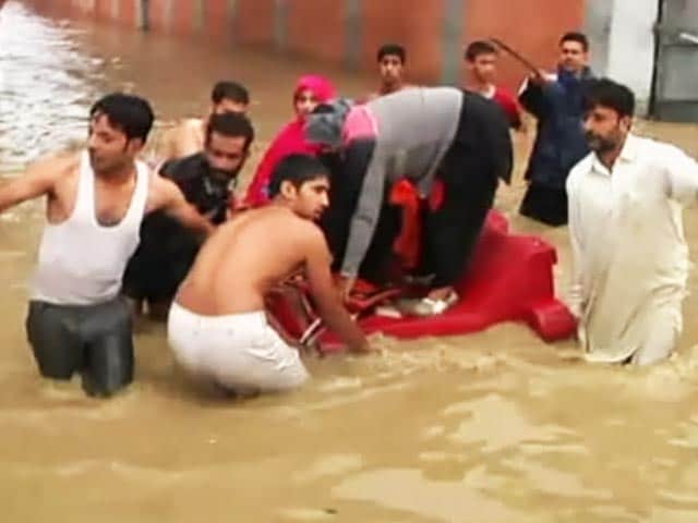 Video : As Rain Stops in Jammu and Kashmir, Thousands Still Wait for Rescue